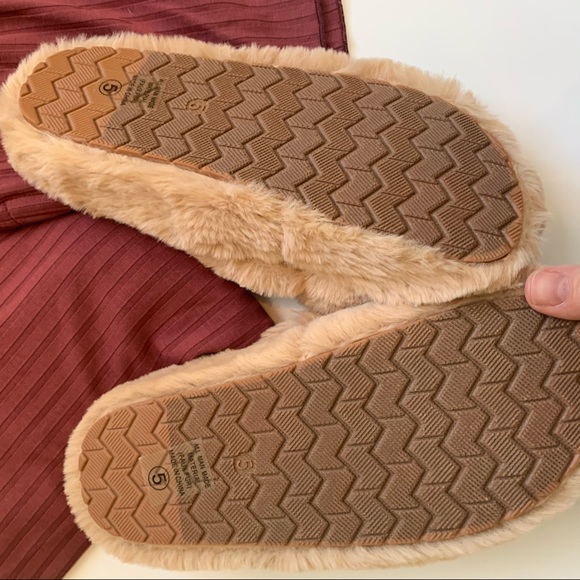 Soda engage fluffy faux fur slipper slide sandals - Picture 3 of 6